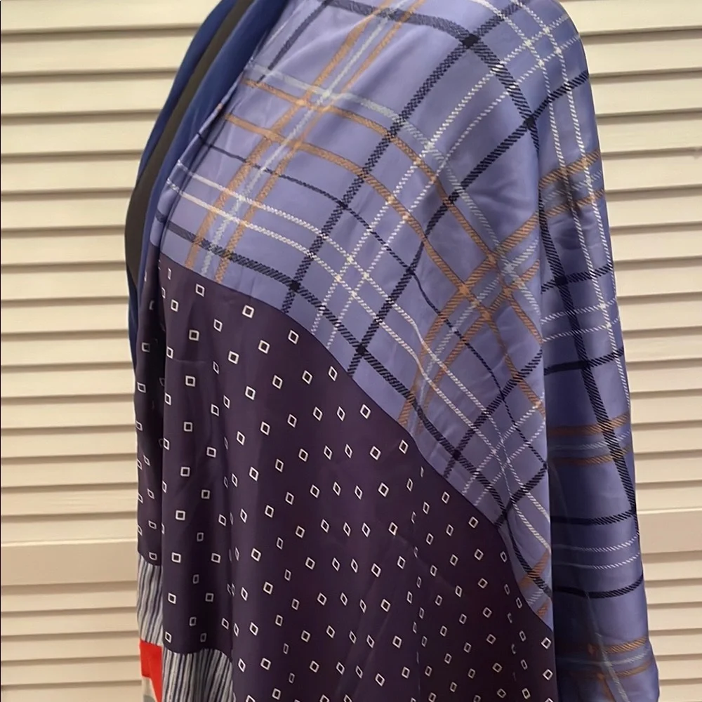 BCBGMAXAZRIA Vibrant Patterned Scarf 24x78